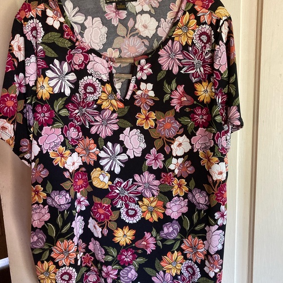 Colorful blouse - Picture 1 of 3